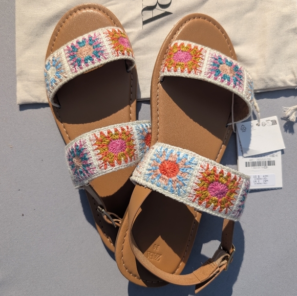 Zara Multicolor Embroidered Sandals - Picture 4 of 7